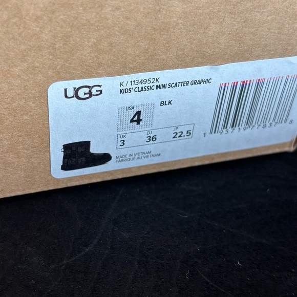 NIB • UGG • Kid’s Mini Scatter Graphic • - Picture 4 of 4